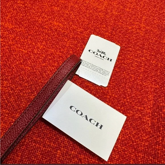 ❤️❤️❤️Authentic Coach large wallet/wristlet only /gold tone hardware ❤️❤️❤️ - Picture 6 of 7